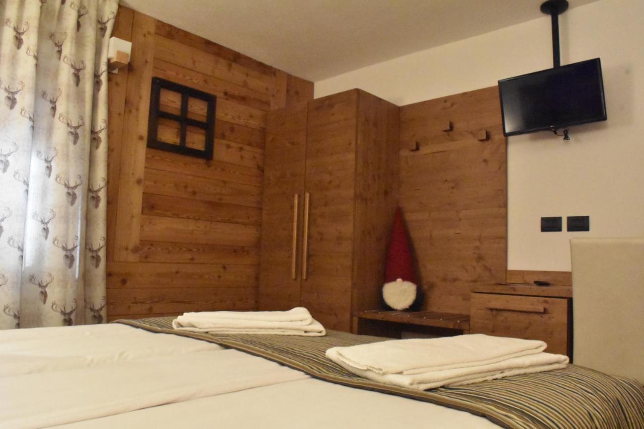 Edelweiss Hotel Champoluc Bagian luar foto